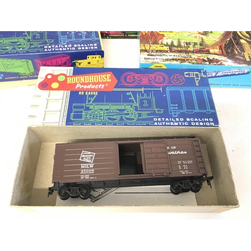 885 - A Collection of Athearn and Round House HO Gauge Rolling Stock. Boxed.