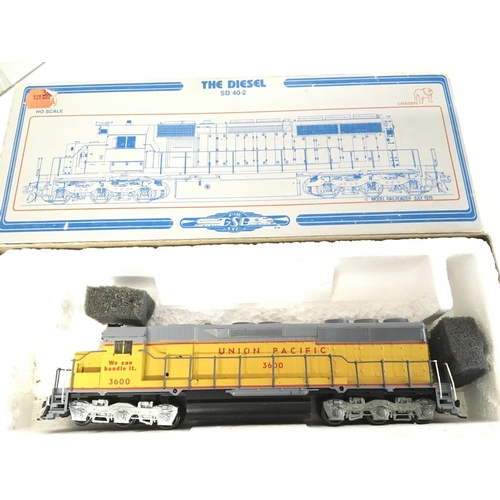 898 - 4 X Boxed HO Gauge Locomotives including Kato. Trainline. Bachmann. Boxed.