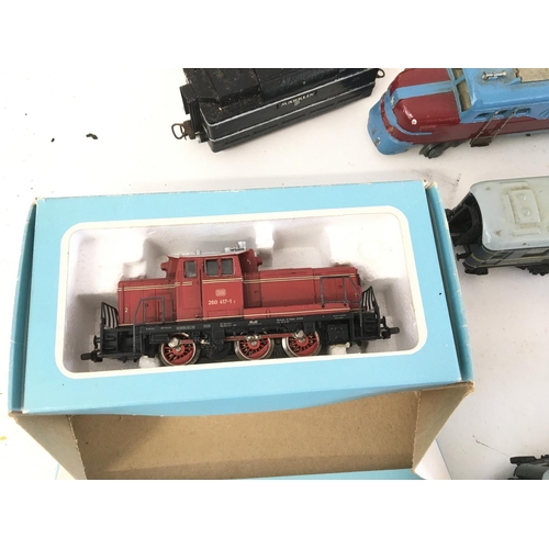 920 - A Lage Collection of Marklin 00 Gauge 3-Rail Locos and Wagons. Some Boxed.