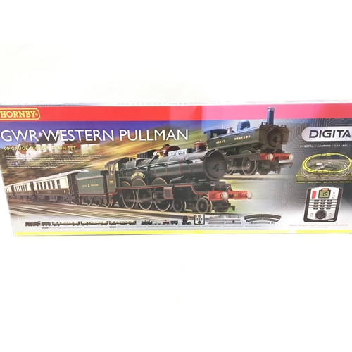 979 - A Boxed Hornby GWR Western Pullman Set #R1077. Controller Missing.