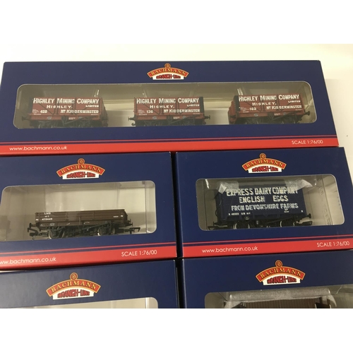 985 - Collection of 6 boxed Bachmann model railway wagons. 00 gauge 1:76 scale