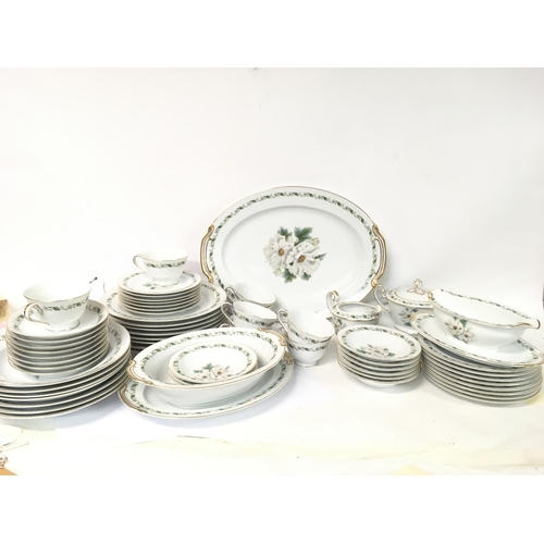 1143 - Noritake dinner service NO RESERVE