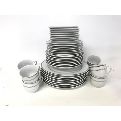 1228 - Unmarked Coffee and dinner ware ceramic set of plates and cups, postage cat D, no signs of obvious d... 