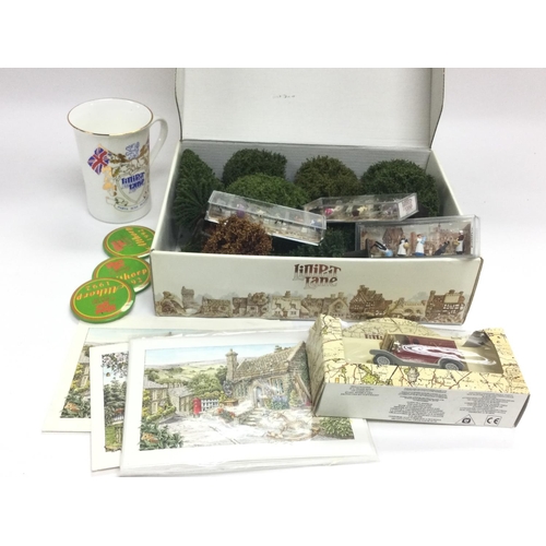 1288 - A collection of over 50 Lilliput Lane cottages of which over 30 are boxed. Also includes other Lilli... 