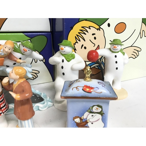 1330 - Boxed limited edition The Snowman Coalport porcelain characters with plate and Trinket box by Enamel... 