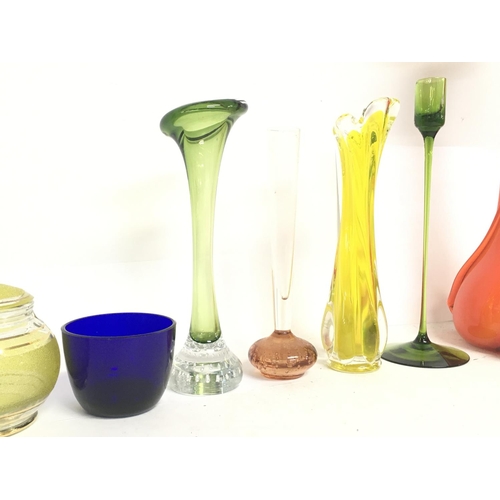 1387 - Art glass including vases and bowls. 6 to 28cm tall approximately. Postage cat D