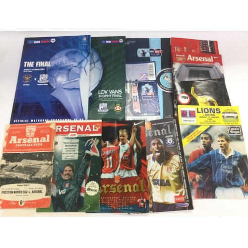 2023 - An extensive collection of 1970s and later football programmes and books, mainly Arsenal, including ... 