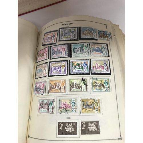 2035 - An album of mint / used Commonwealth postage stamps. This is a comprehensive collection in a very la... 