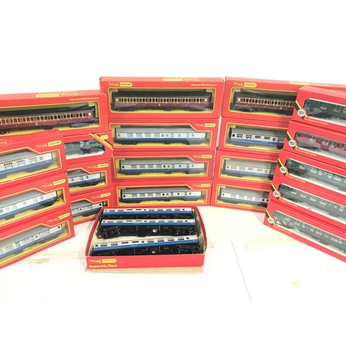 831 - A Collection of Boxed Tri-Ang/Hornby 00 Gauge Coaches.