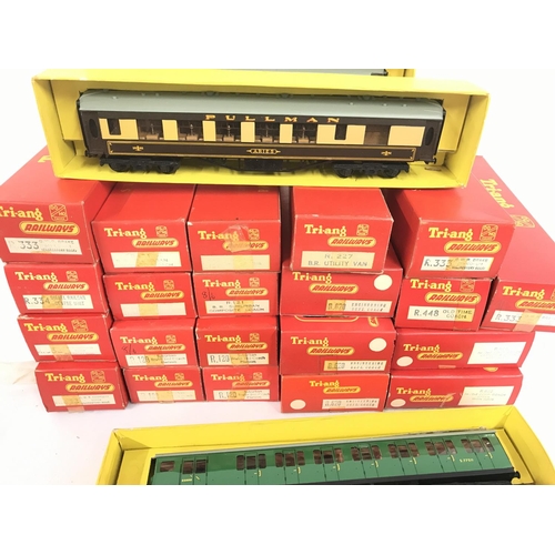 835 - A Collection of Boxed 00 Gauge Tri-Ang Coaches.