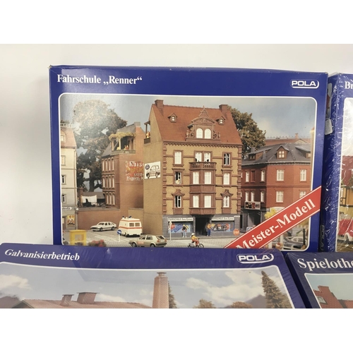 963 - Collection of HO gauge model railway accessories mainly boxed