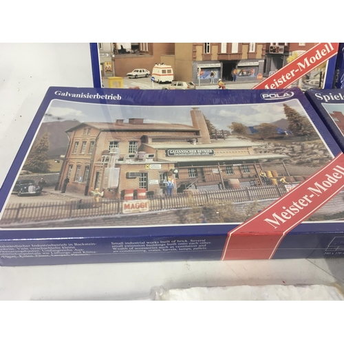 963 - Collection of HO gauge model railway accessories mainly boxed