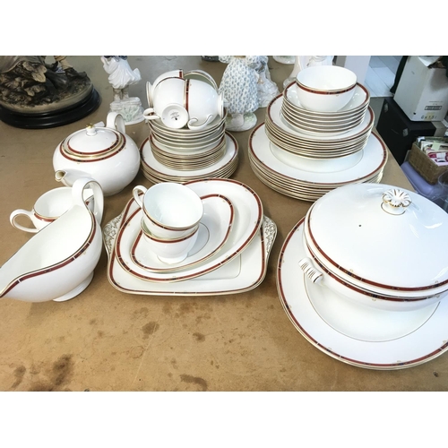 1000 - A wedgewood bone China tea set with Colorado pattern. No obvious damage observed. Postage D.