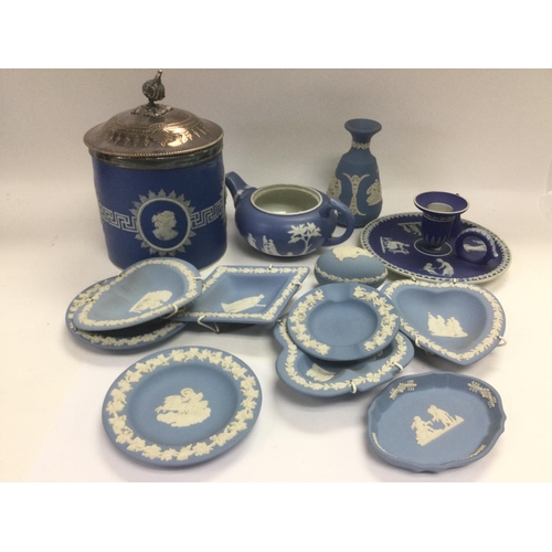 1014 - A collection of mainly Wedgwood jasperware items. Shipping category D.