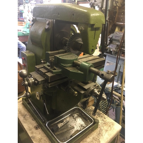 1290 - A Fabrex 13 engineering cutting Miller machine with adjustable vertical leverage bed.numerous cuttin... 