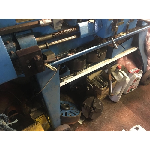 1291 - A large Colchester engineering Lathe with accessories single phase seen working. Viewing by appointm... 