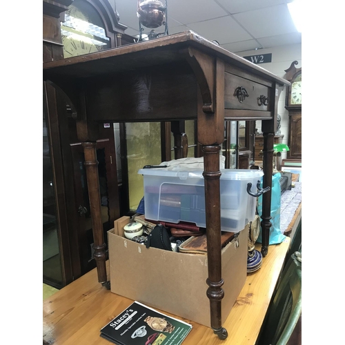 1374 - A Edwardian mahogany side table with single drawer and turned legs