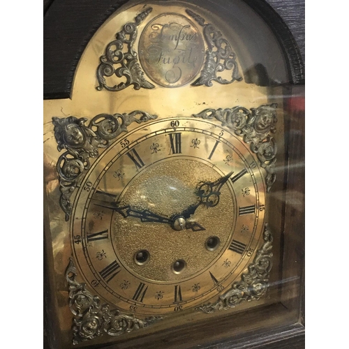 1539 - An Oak Grandmother clock with a brass dial, 160cm tall. Postage category D