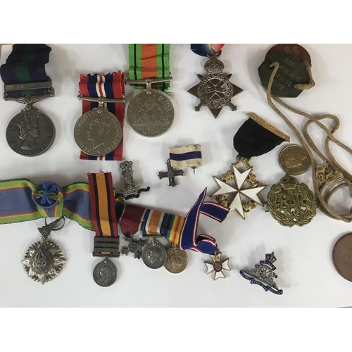 1690 - A First World War medal 1914- 1915 star PTE H smith Lincoln R miniature medals Second World War meda... 