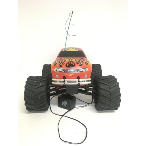 1968 - Vintage Traxxas TMax Nitro RC Truck with original box, Manual and controller. Model number 4910. Not... 