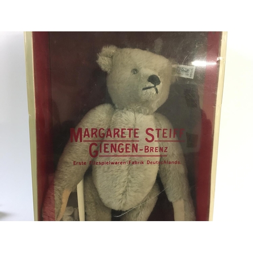 2122 - A limited edition Steiff teddy bear 1983 replica of 1902-03 bear. Some damage to box. Postage B