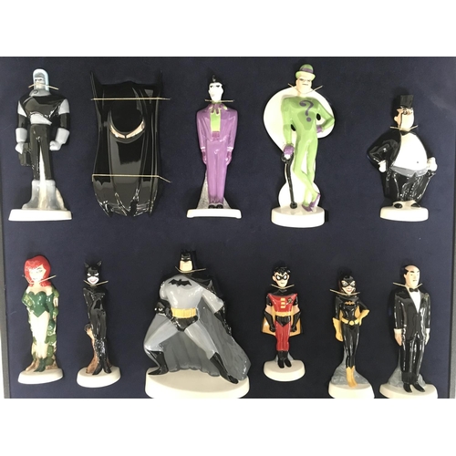 832 - A limited edition Batman Wade Ceramic character Set In Presentation Case 1999, number 158 of 200. Wi... 