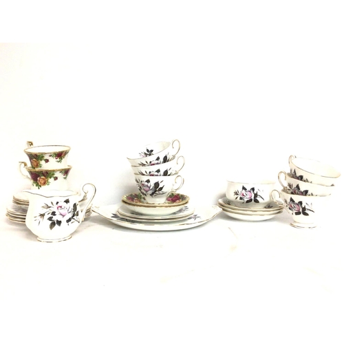 854 - A Royal Albert Queens Messenger porcelain tea set, with some Old Country Rose cups and saucers. Post... 