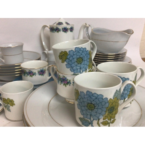 883 - Coffee sets Royal Standard Carnival, Johnson Brothers and a Crown Ming set , postage cat D- NO RESER... 