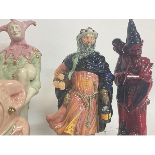 983 - Royal Doulton figures including Jester Figures D7109,D7110,HN3922,HN3924 with certificates, Take It ... 