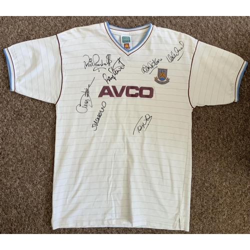 629 - 85/86 West Ham Signed Football Shirt: White Avco retro medium shirt signed clearly in marker pen by ... 
