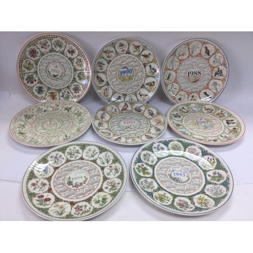 1320 - A collection of boxed and loose Wedgwood calendar plates. Shipping category D. NO RESERVE