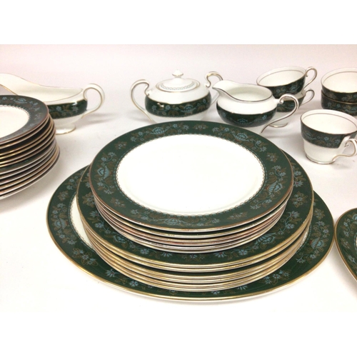 1467 - An Ansley Winchester part dinner set. Postage D