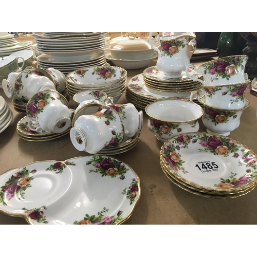 1485 - A Royal Albert old English country rose tea coffee and dinner set.no obvious damage. Six place setti... 