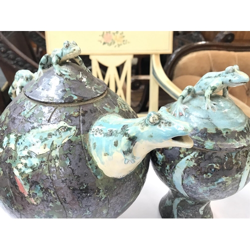 1513 - Roger Cochran three piece set frog design set, slight damage to one teapot. 20-25cm tall. Postage ca... 