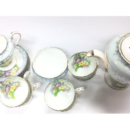 1201 - An Ansley Art Deco china tea set including saucers and cups. No obvious damage or restoration Postag... 