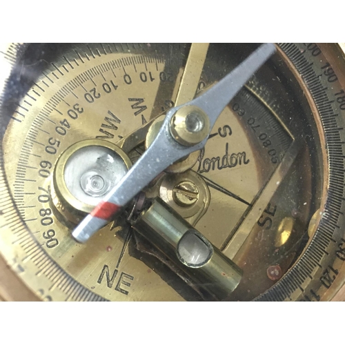 924 - A modern Stanley design compass