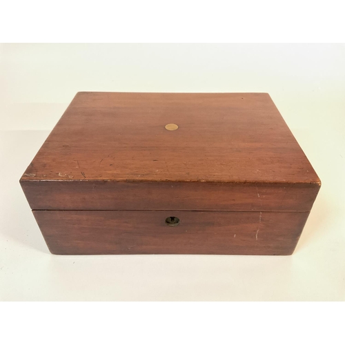 925 - A mahogany writing slope / chest. 30cm wide by 22cm deep. Postage B