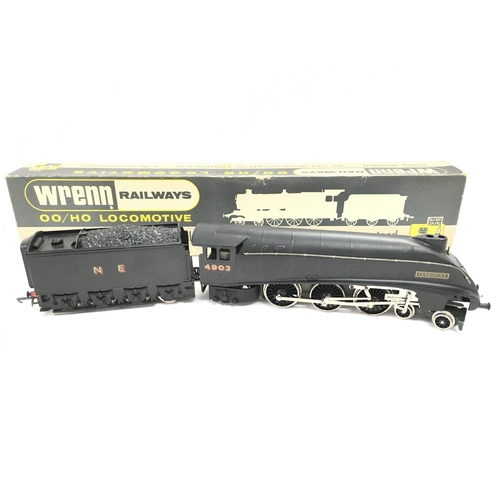 118 - A Boxed Wrenn 00 Gauge 4-6-2 Class A4 Loco Peregrine. #W2213.