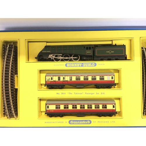 177 - A Boxed Hornby Dublo 00 Gauge Set 2014 The Talisman Passenger Train.