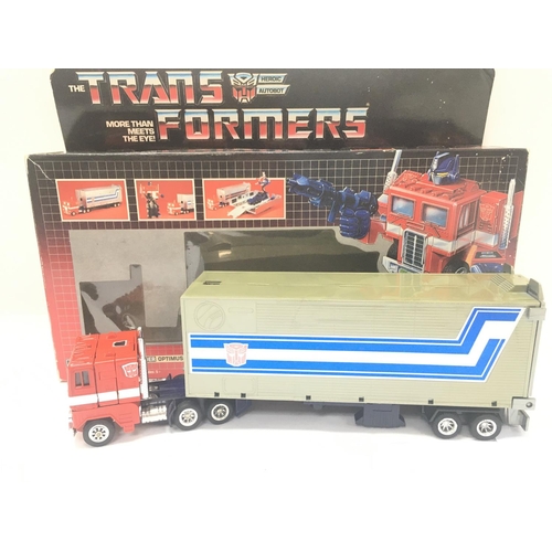 26 - A Boxed Transformers Autobot Commander Optimus Prime. t2 Version. Parts Missing.