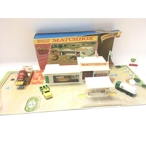 27 - A boxed Vintage Matchbox G-1 Service Station Superset. Box is Worn.