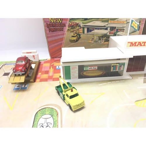 27 - A boxed Vintage Matchbox G-1 Service Station Superset. Box is Worn.