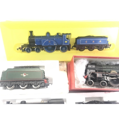 320 - 4 X 00 Gauge Locomotives. Partly Boxed.