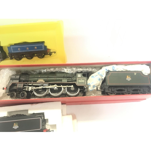 320 - 4 X 00 Gauge Locomotives. Partly Boxed.