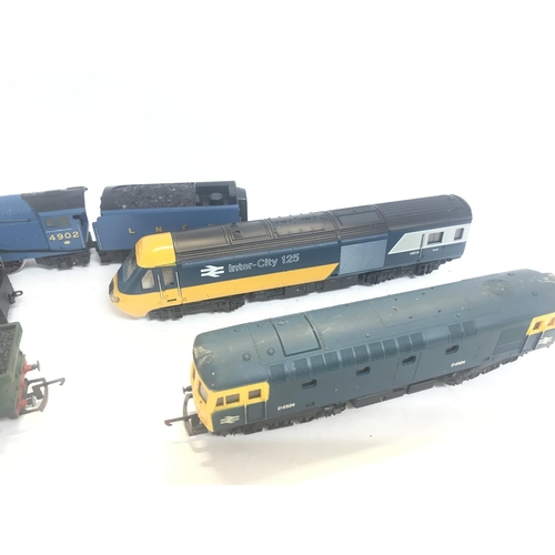 322 - 5 Loose 00 Gauge Locomotives.