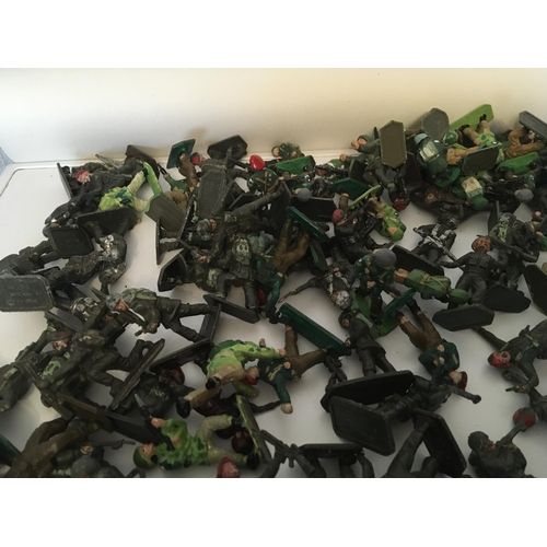 381 - A collection of plastic toy WWII soldiers by LONE STAR in excess of 120 figures.