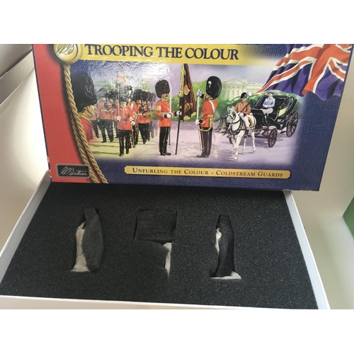 465 - Collection of 3 boxed Britain metal models comprising.. The Clyno Motorcycle and gunner 00262 Unfurl... 