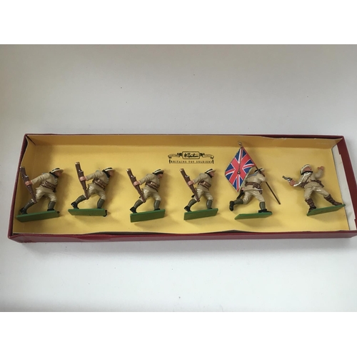 471 - A collection of 3 x boxed Britains Toy Soldiers featuring.. 8961 Royal Navy Landing Party..8958 The ... 