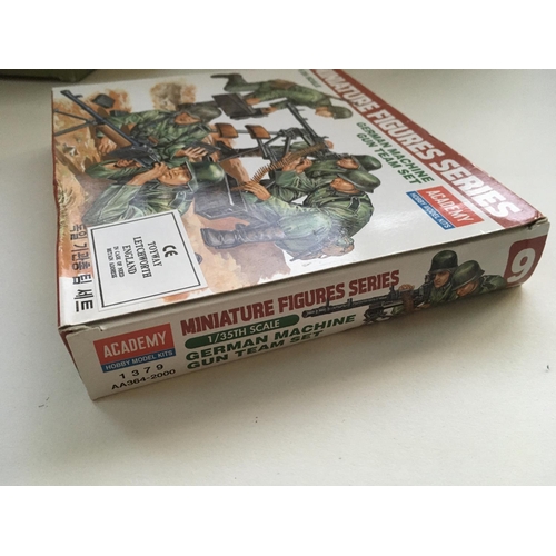 489 - A collection of diecast and plastic model vehicles and soldiers by Corgi ..Academy and 21st century ... 