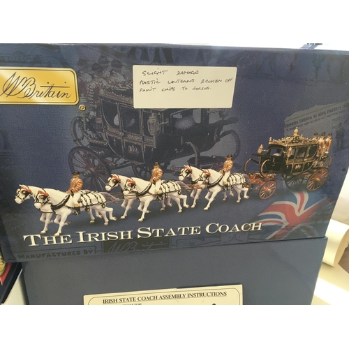 494 - Two boxed Britains collectors models. Includes Her Majesty the queen in the ivory mounted Phaeton an... 